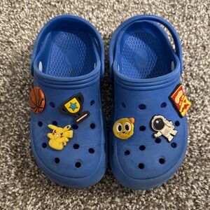Children's Blue Clog Sandals with Playful Charms